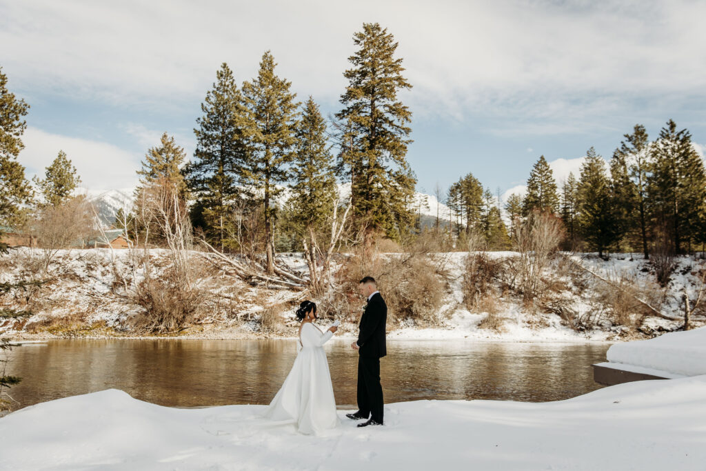 Bride and groom winter portraits in GNP