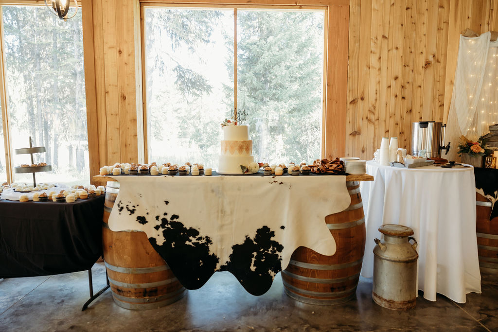 Indoor wedding reception at Star Meadows Ranch