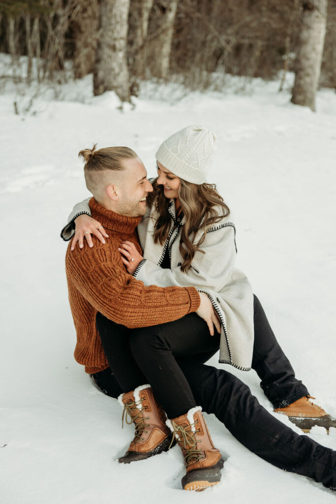 Intimate couples pictures in the snow 