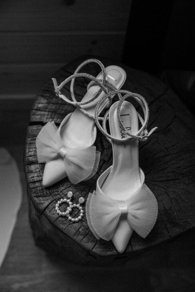 brides heels and rings
