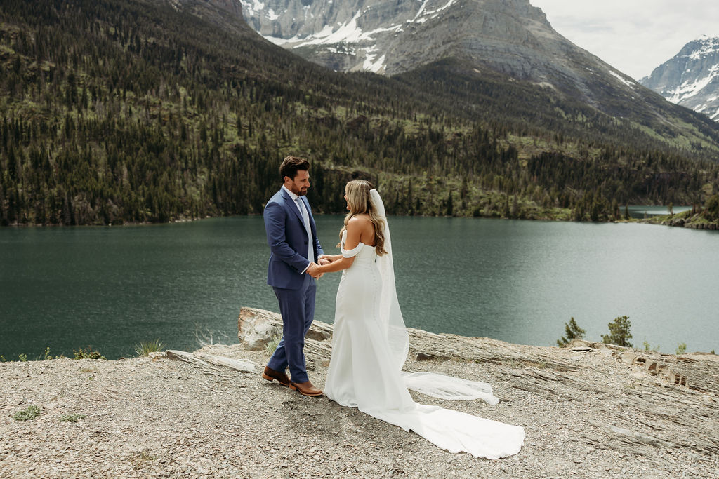 a gnp elopement session for couples
