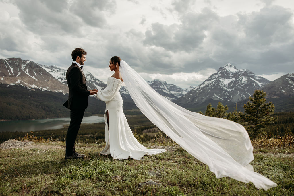 a destination elopement photoshoot in montana
