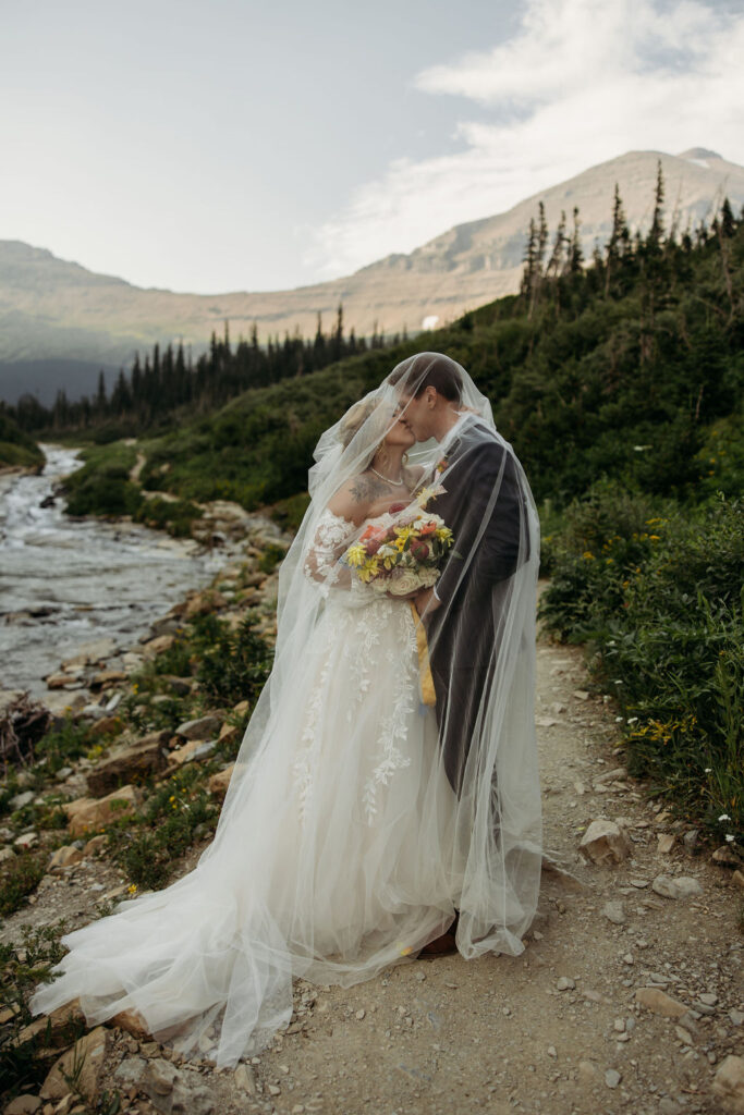 an adventure elopement photoshoot at going to the sun road
