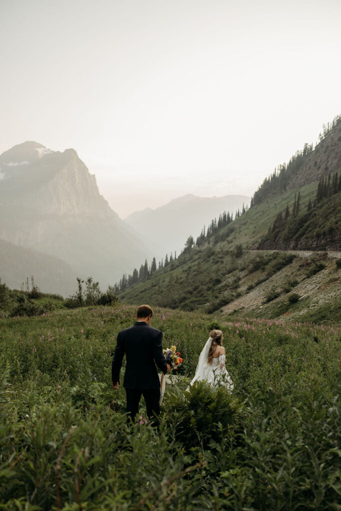 an adventure elopement photoshoot at going to the sun road
