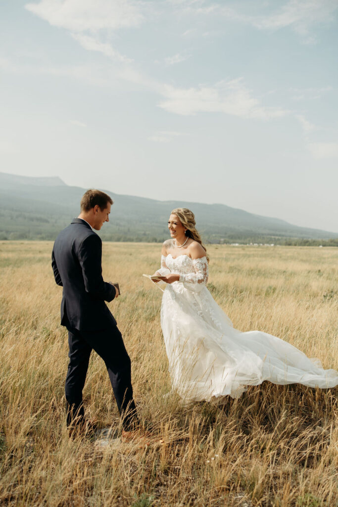 an adventure elopement photoshoot at going to the sun road
