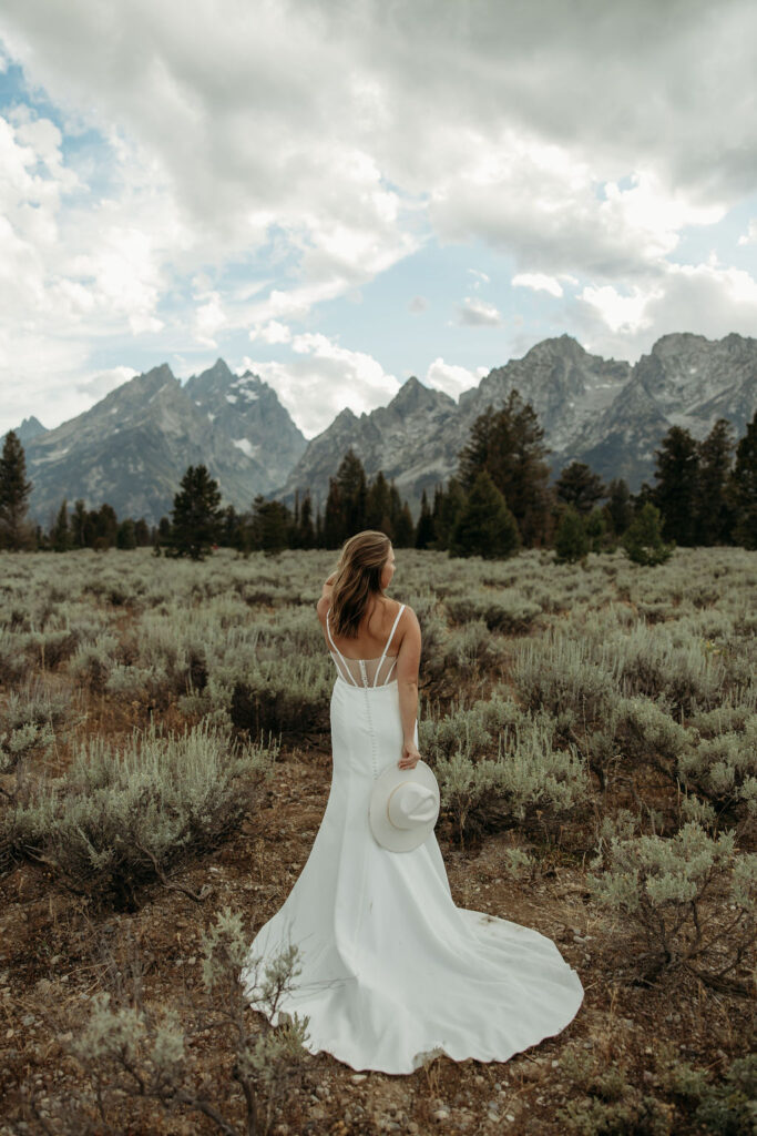 a mountain elopement photoshoot
