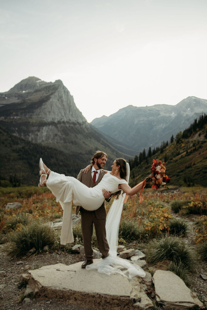 a fall elopement session in montana
