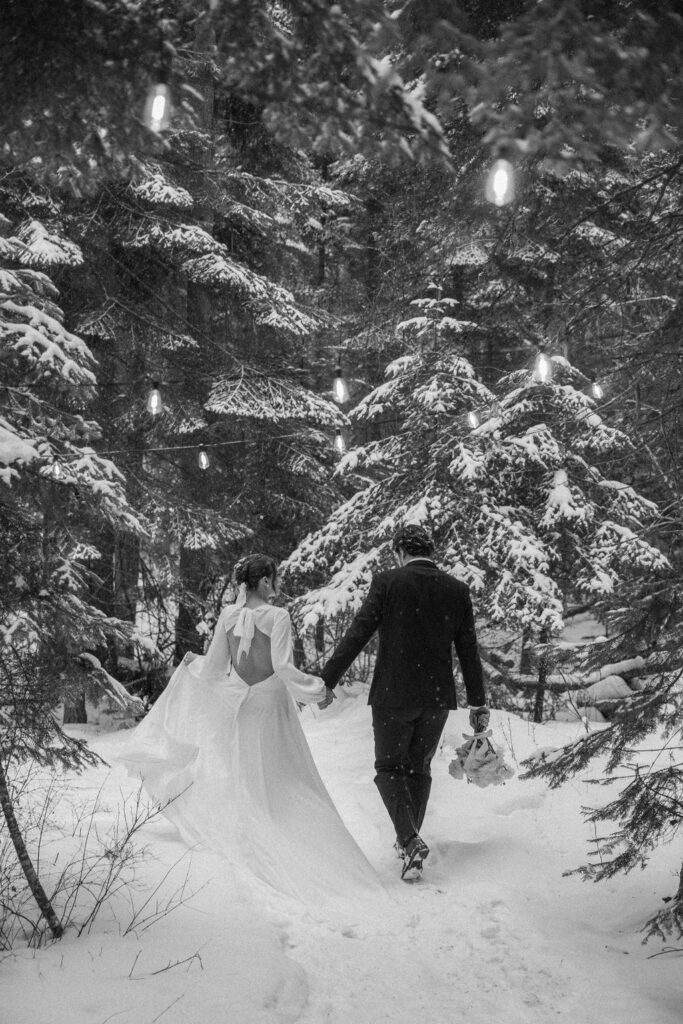 a montana elopement during winter
