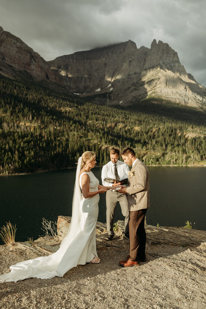 a sunrise elopement photoshoot in gnp
