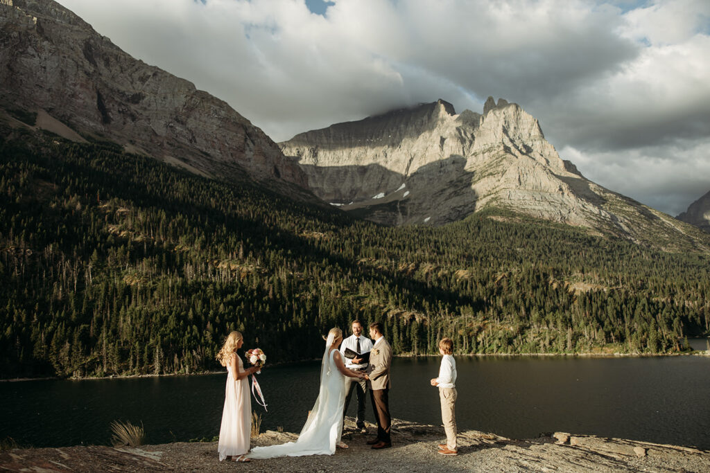 a romantic elopement photoshoot for couples
