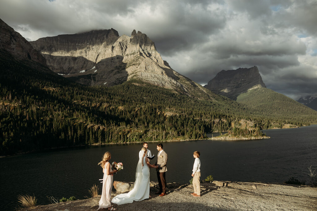 a romantic elopement photoshoot for couples
