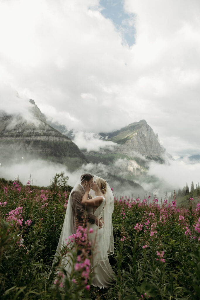 a sunrise elopement photoshoot in gnp
