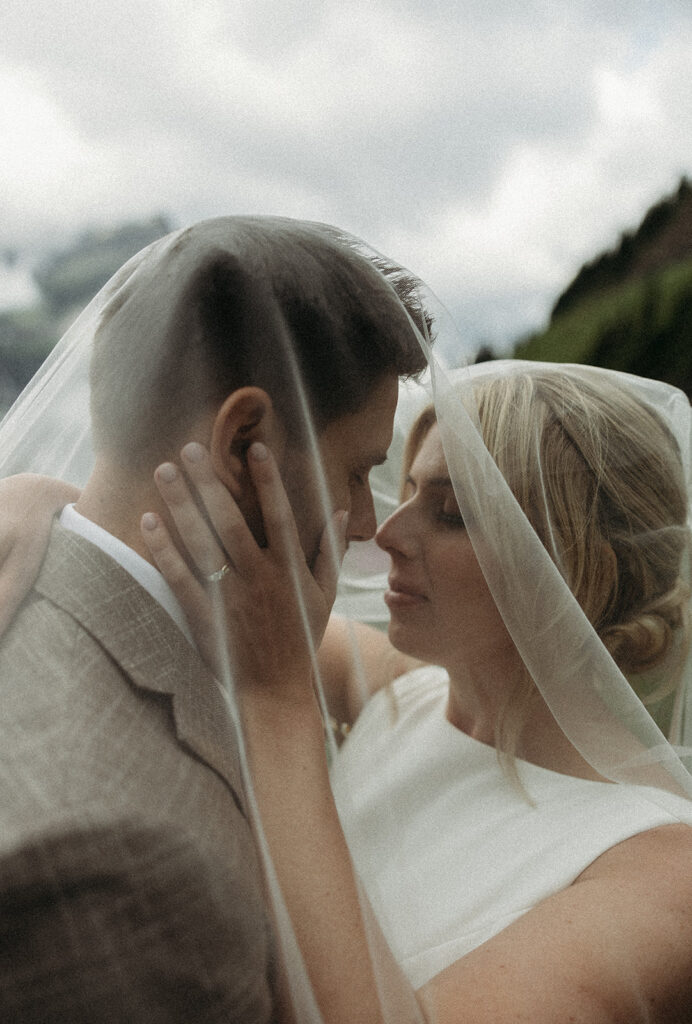 couple posing for elopement photos
