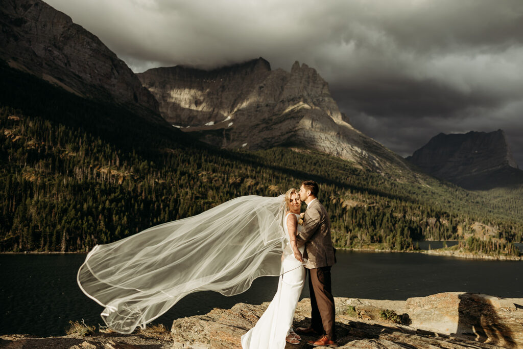 couple posing for elopement photos
