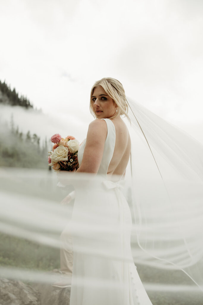 couple posing for elopement photos
