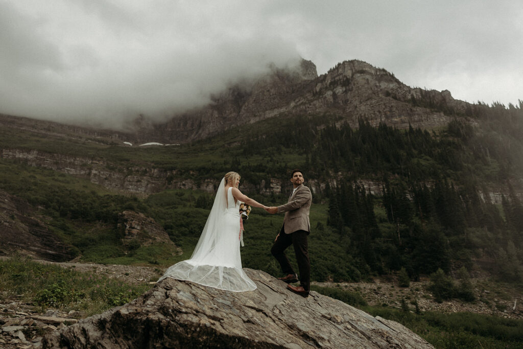 a sunrise elopement photoshoot in gnp
