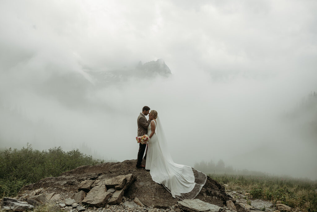 a sunrise elopement photoshoot in gnp
