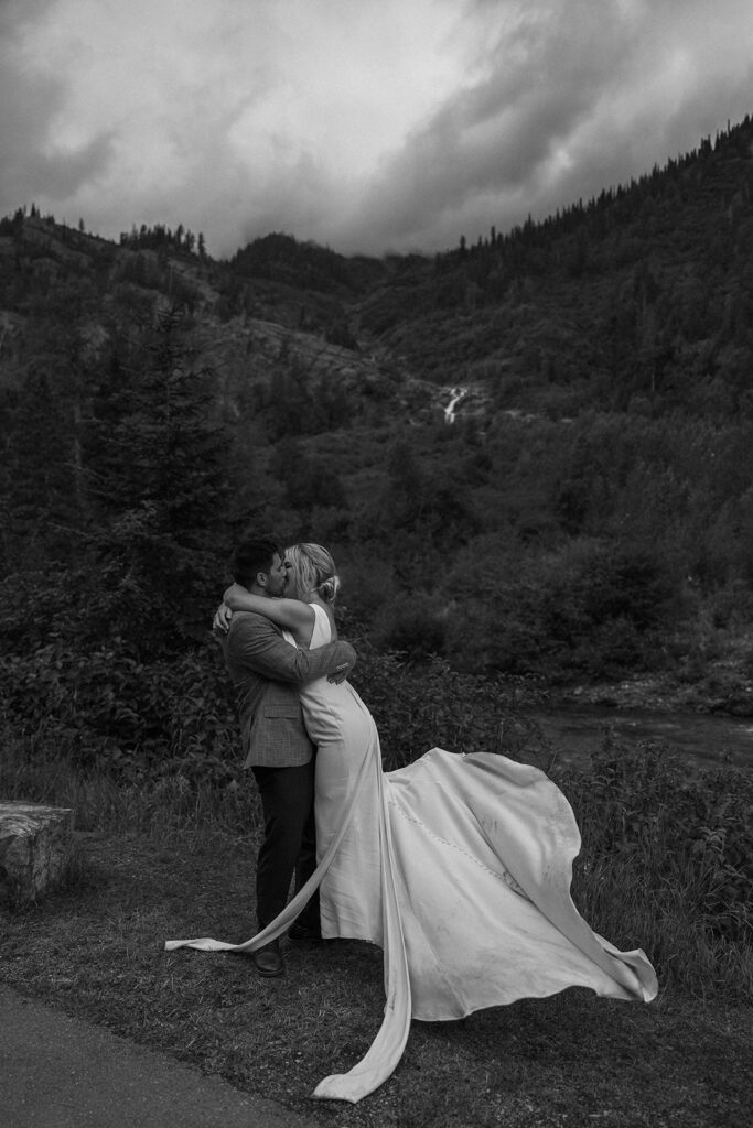 a sunrise elopement photoshoot in gnp