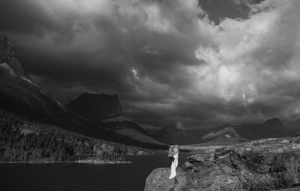 a sunrise elopement photoshoot in gnp
