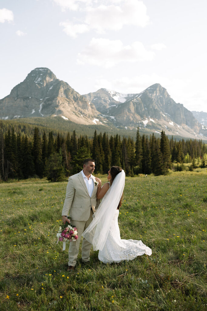 Couple sharing a kiss during their intimate Cut Bank Montana elopement
