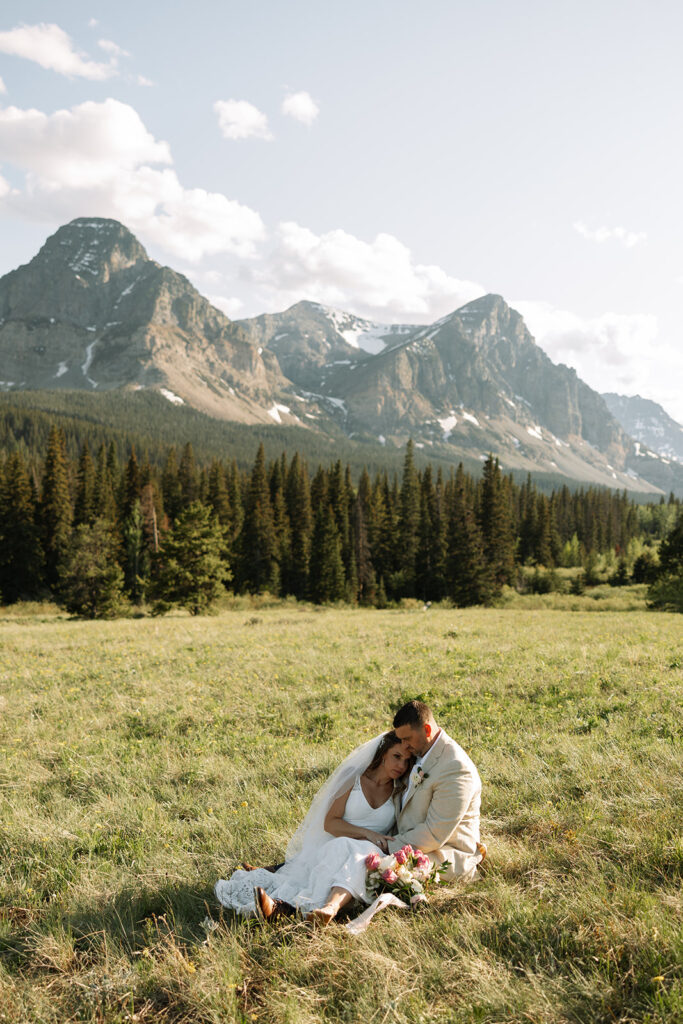 Couple sharing a kiss during their intimate Cut Bank Montana elopement
