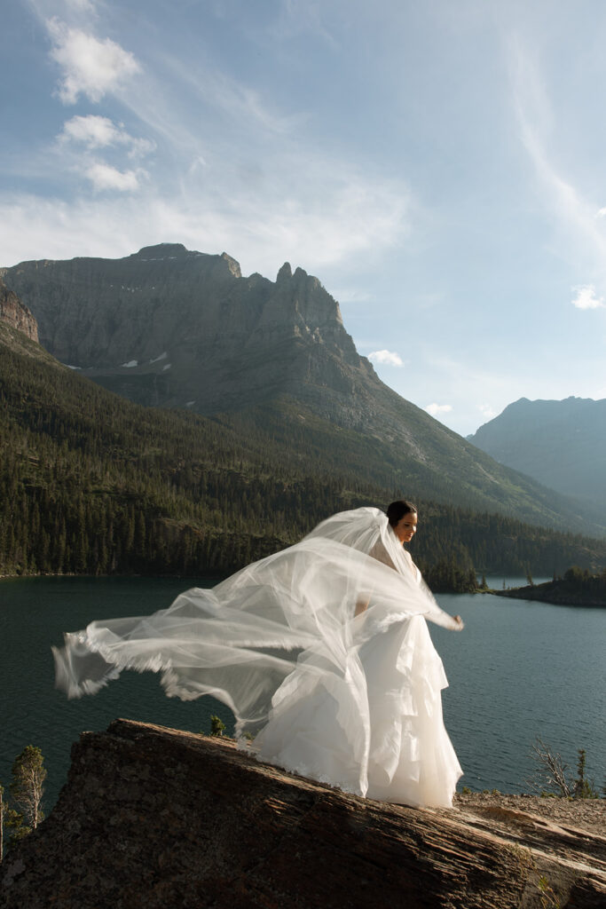 Bride and groom posing for romantic GNP elopement photos